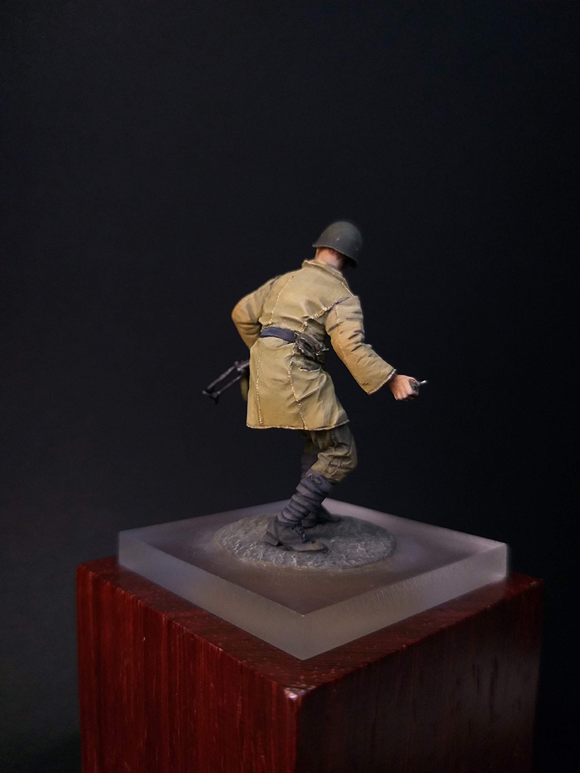 Figures: Soviet infantryman with PPS and F1, photo #5