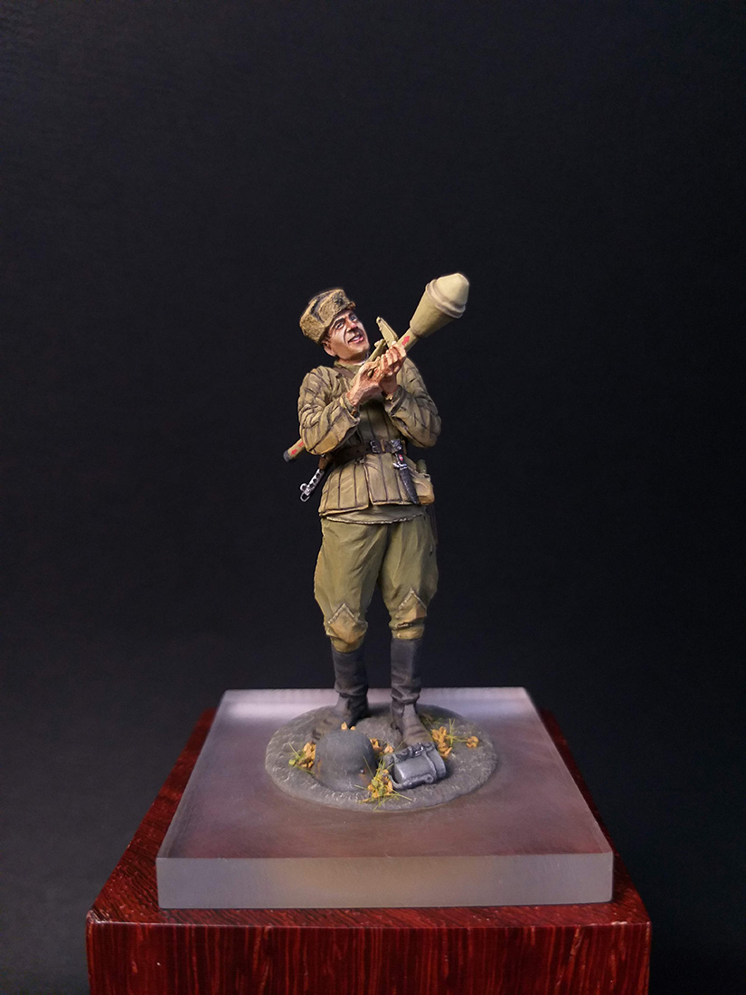 Фигурки: Советский пехотинец с фаустпатроном, фото #1