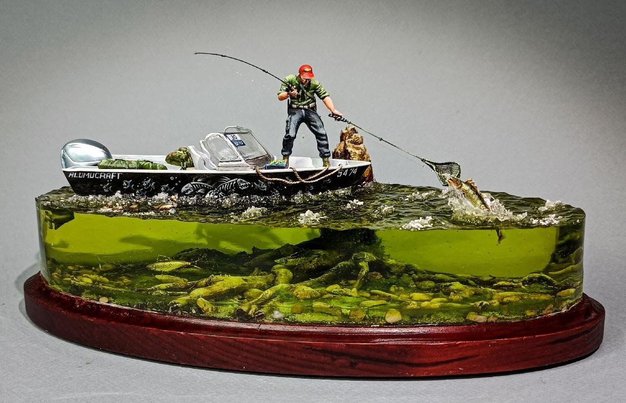 Dioramas and Vignettes: Golden Pike, photo #1