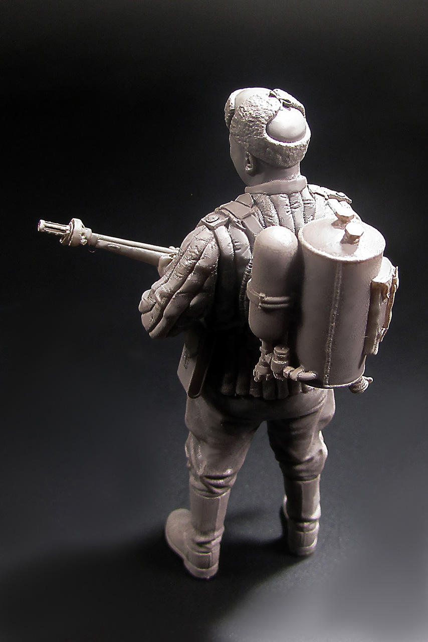 Sculpture: Red Army flamethrower operator, photo #2