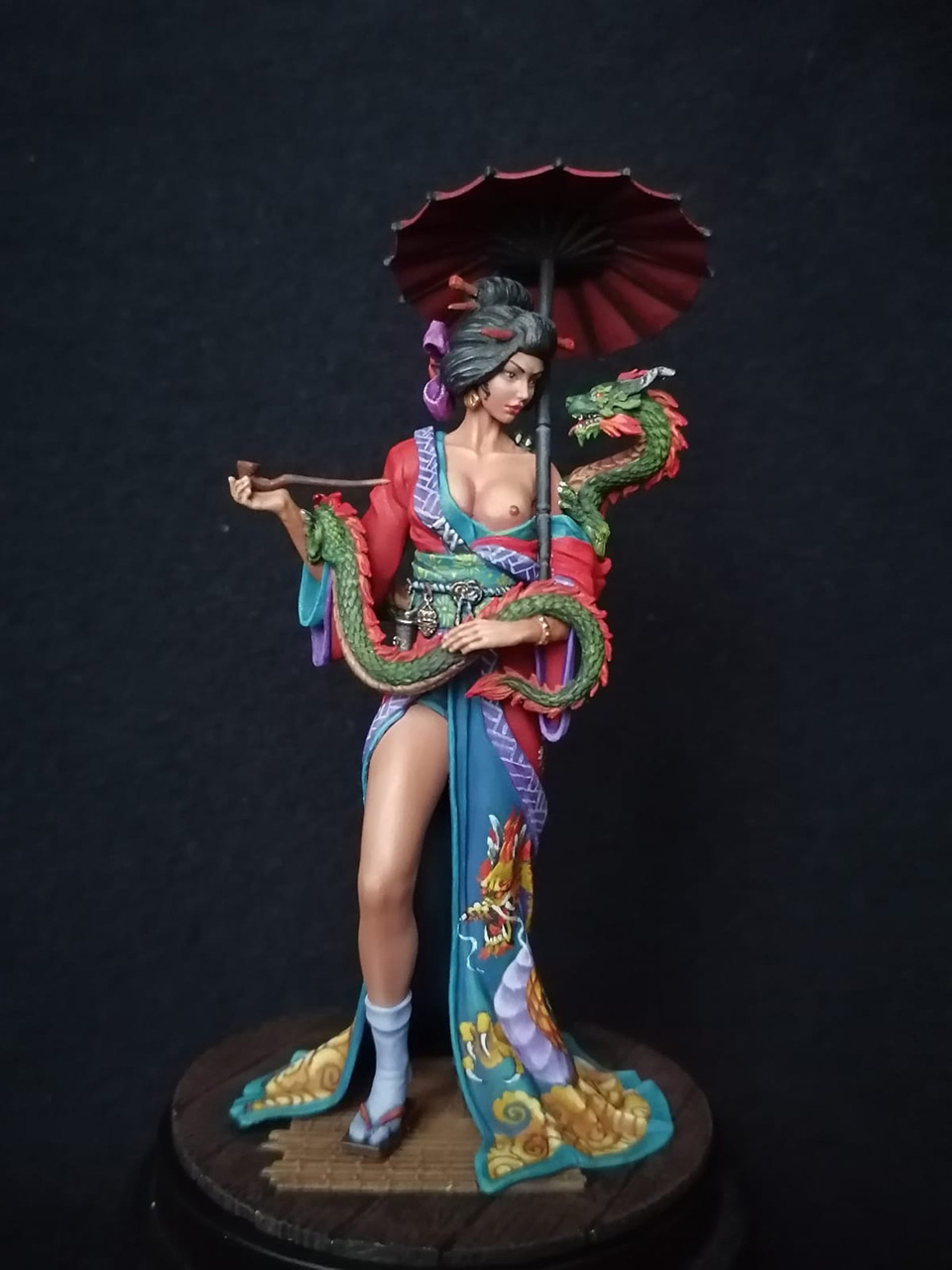 Figures: Geisha with a dragon, photo #1