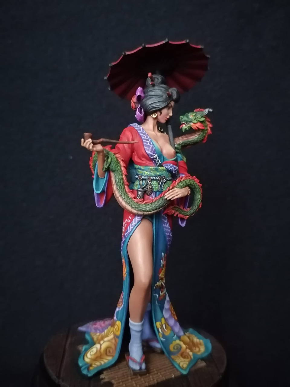 Figures: Geisha with a dragon, photo #2