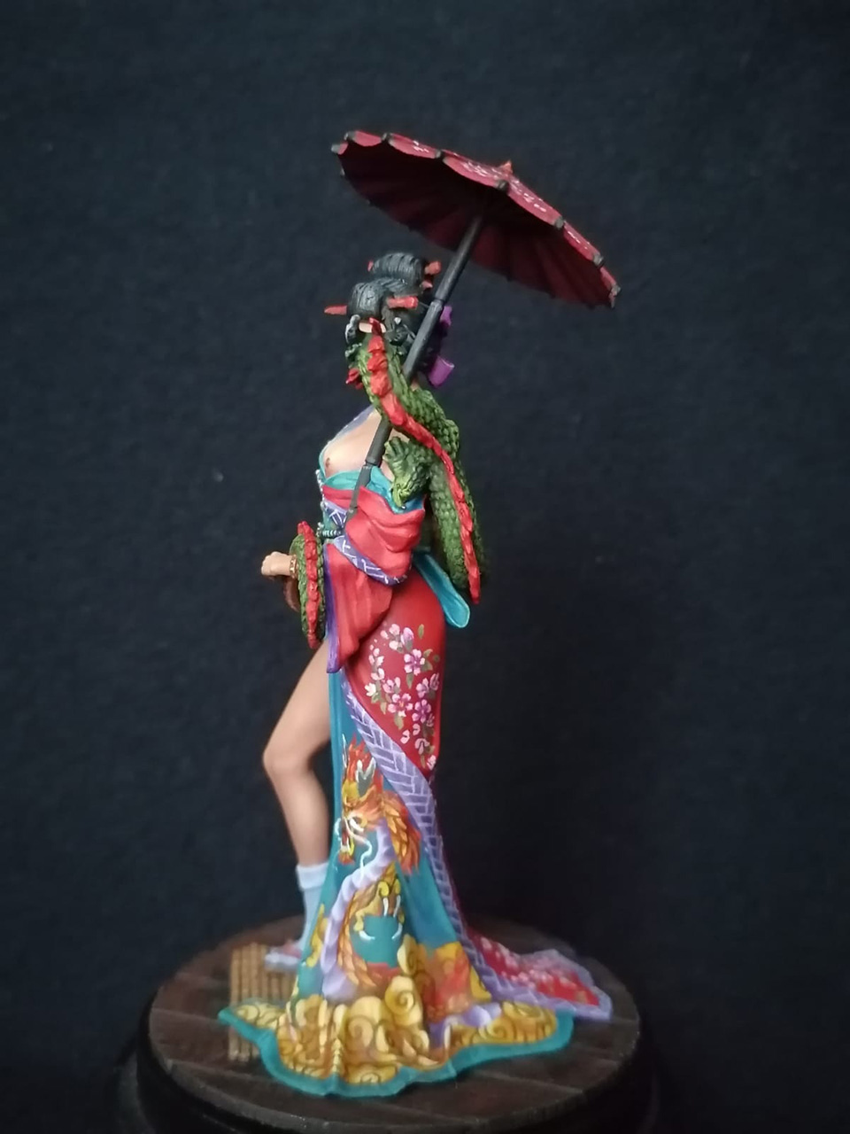 Figures: Geisha with a dragon, photo #5