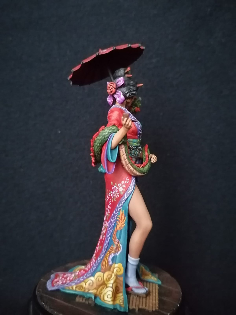 Figures: Geisha with a dragon, photo #8