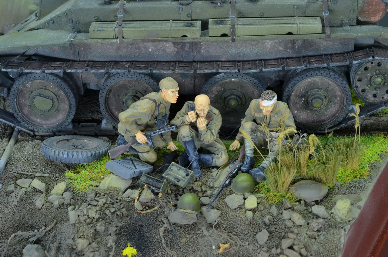 Dioramas and Vignettes: Surrounded, photo #16