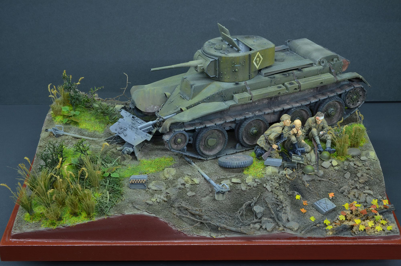 Dioramas and Vignettes: Surrounded, photo #9