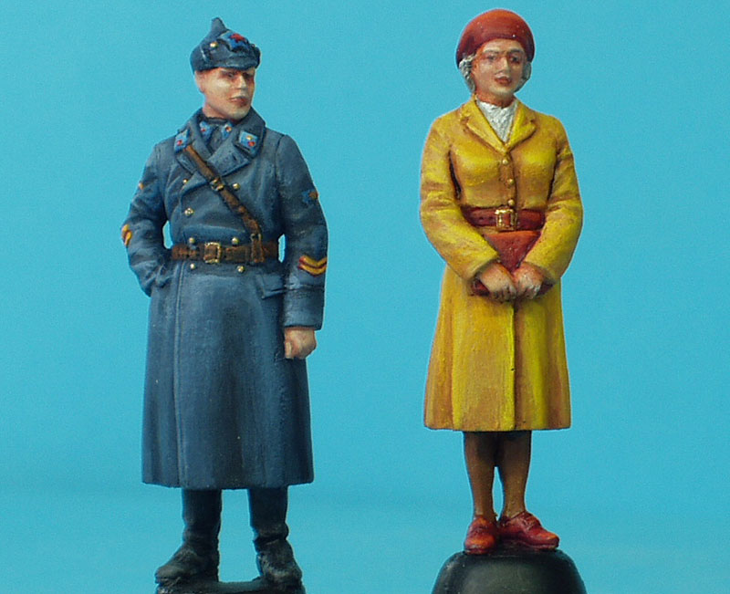 Figures: Red Army Pilot with Wife, photo #1