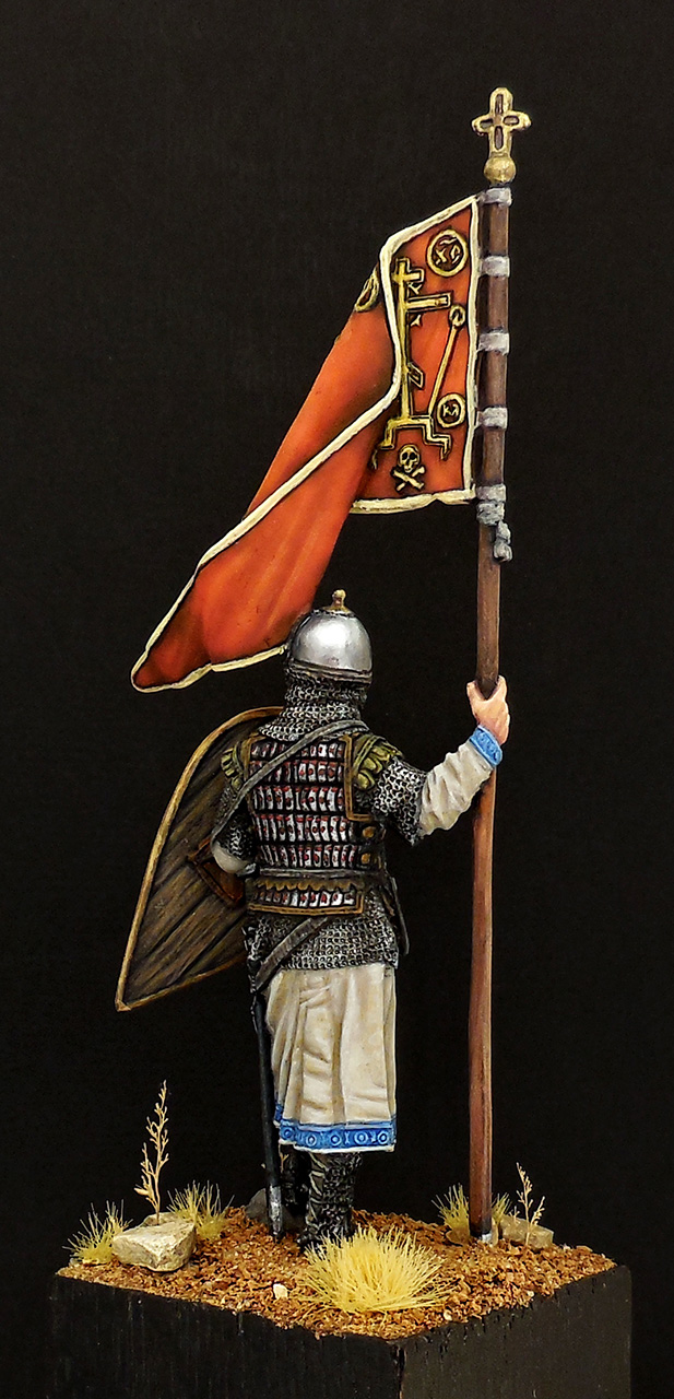 Figures: Russian warrior with standard, 13th AD, photo #5