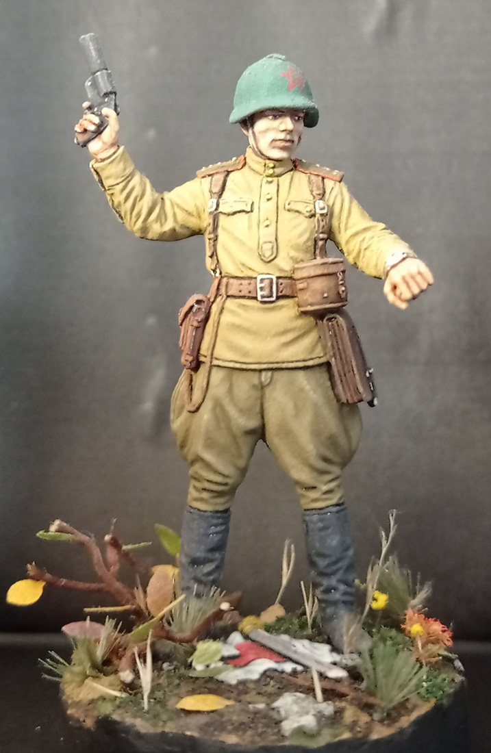 Figures: Red Army captain, photo #1