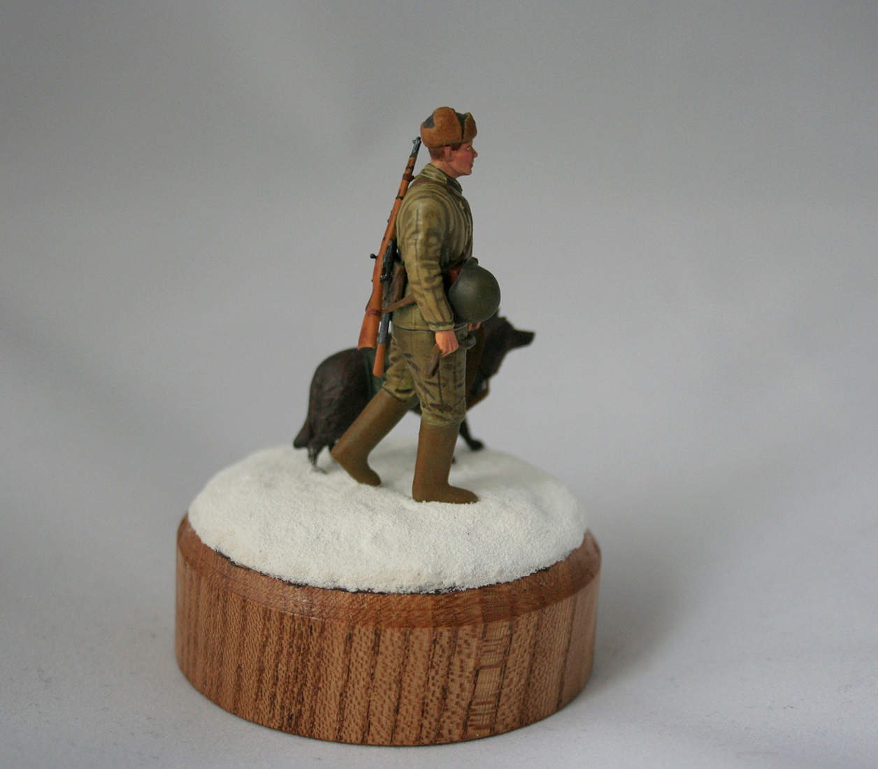 Figures: Soviet tank hunter with a dog, photo #3