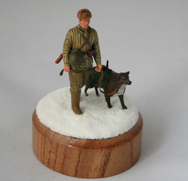 Figures: Soviet tank hunter with a dog