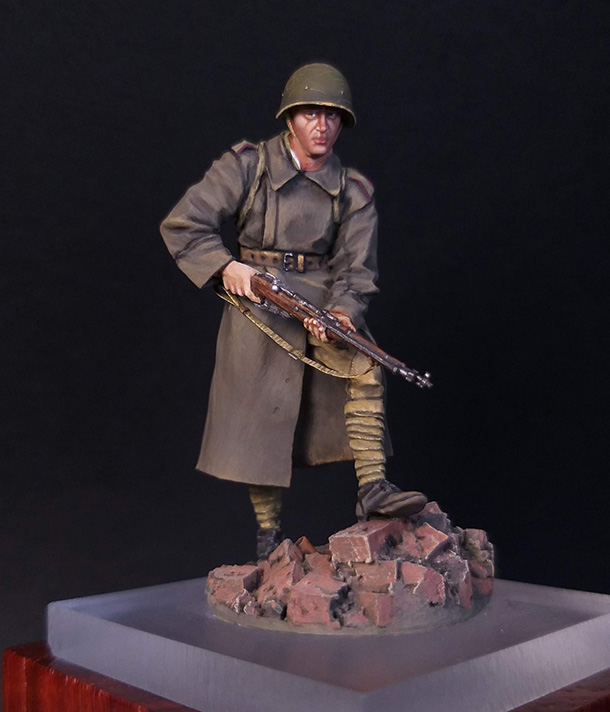 Figures: Soviet infantryman, 1944