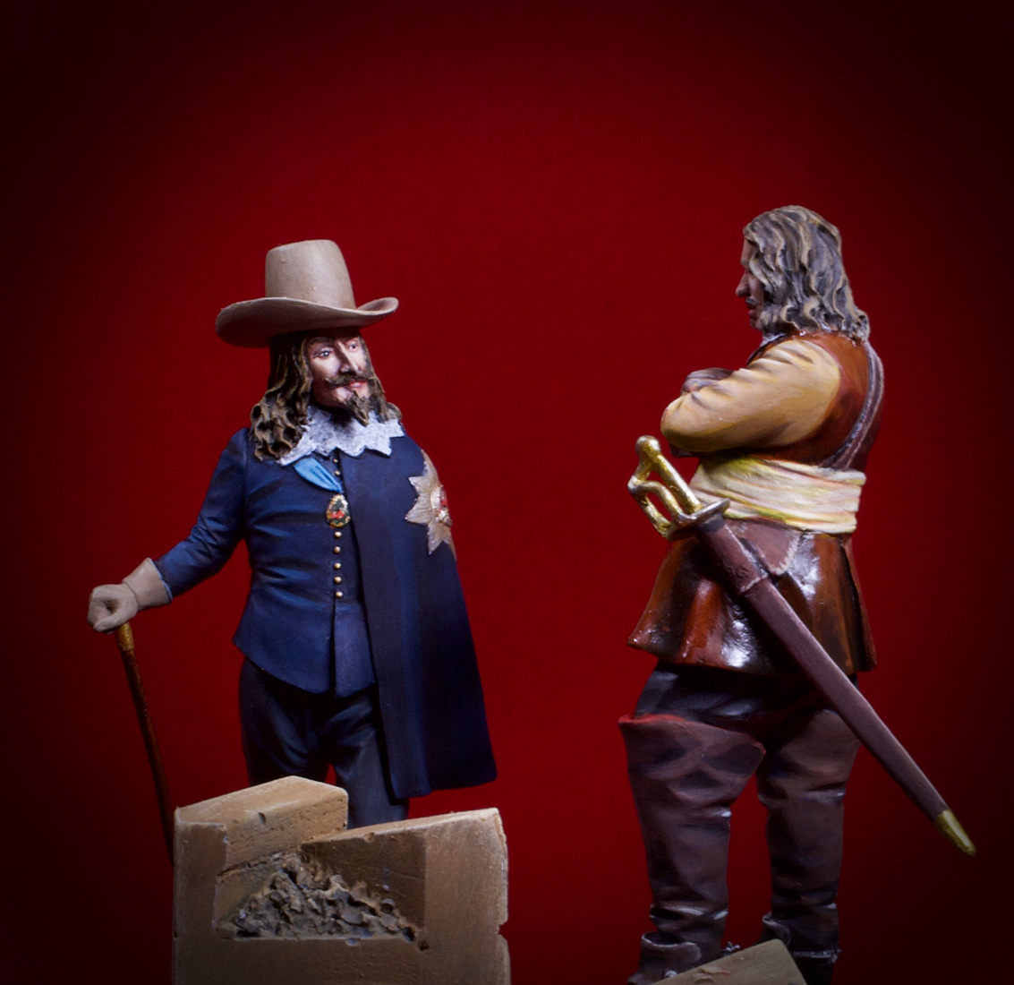 Figures: Charles I and Oliver Cromwell, photo #11