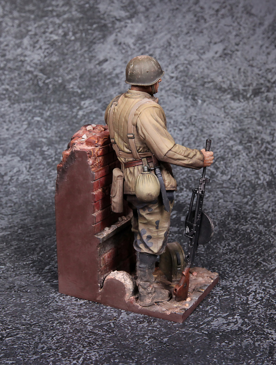 Figures: Soviet assault troops machine gunner, 1943-45, photo #6