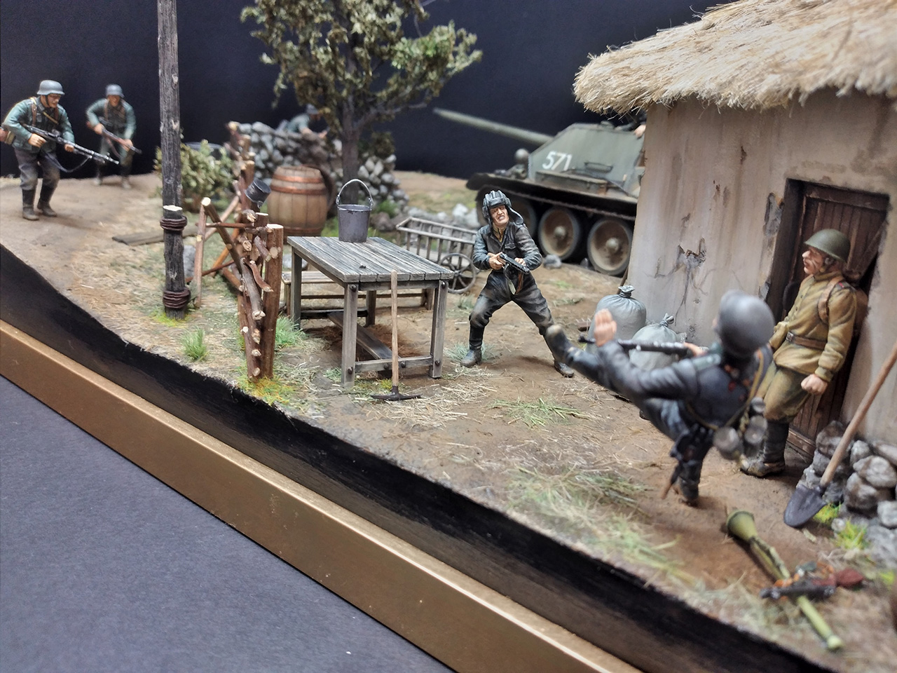 Dioramas and Vignettes: At War as at War, photo #8