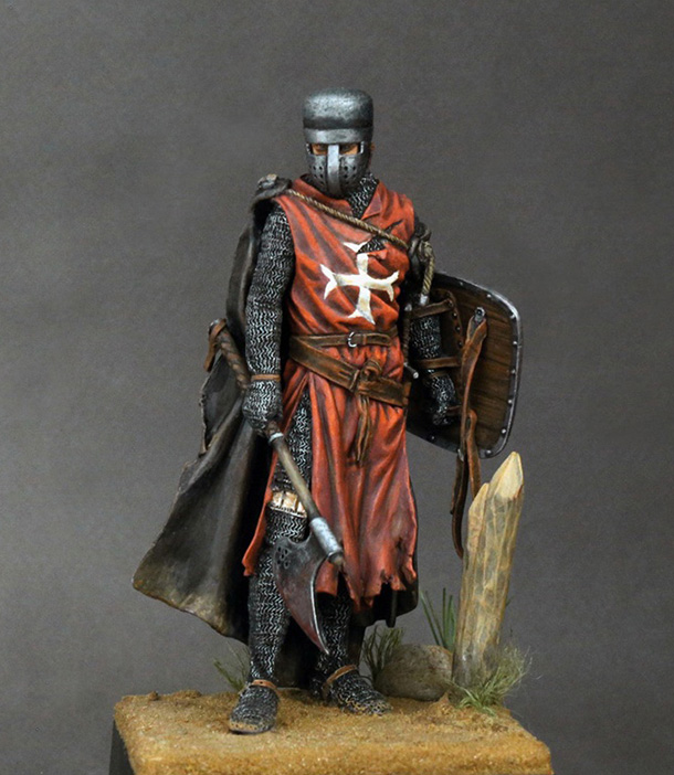 Figures: Hospitaler knight, 13th AD