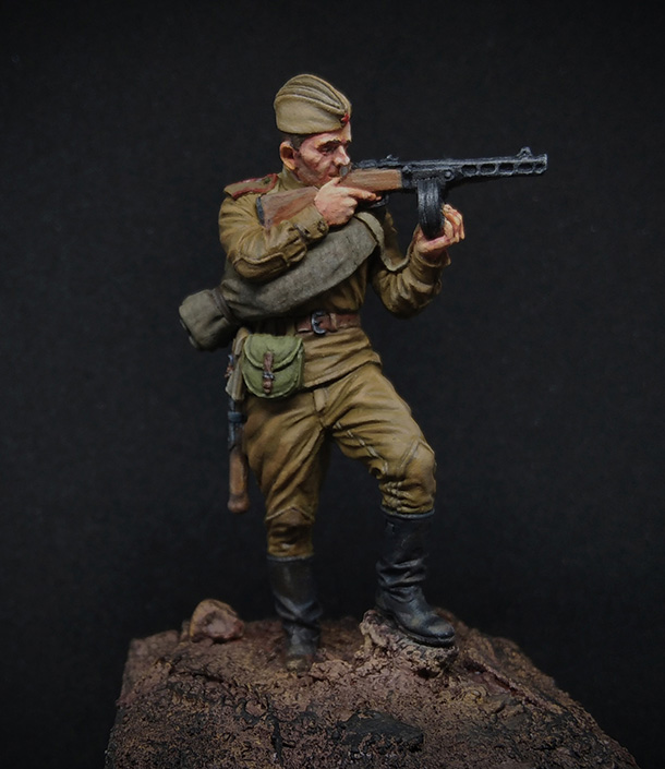 Figures: Red Army soldier with PPSh. 1943-45