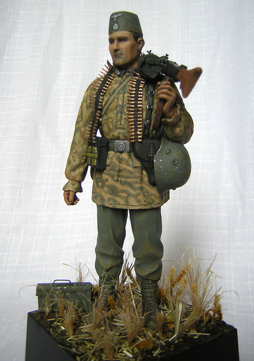 Figures: Machine gunner, Handschar div., photo #1