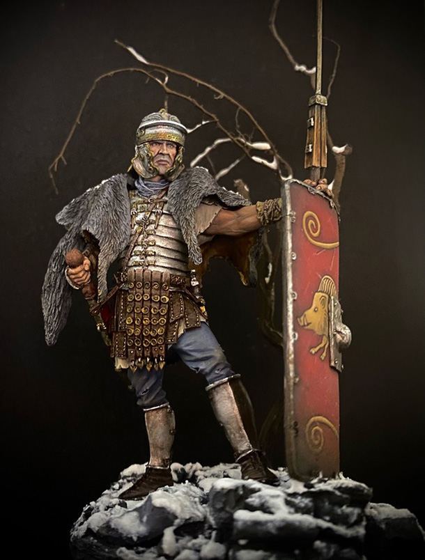 Figures: Roman legionary