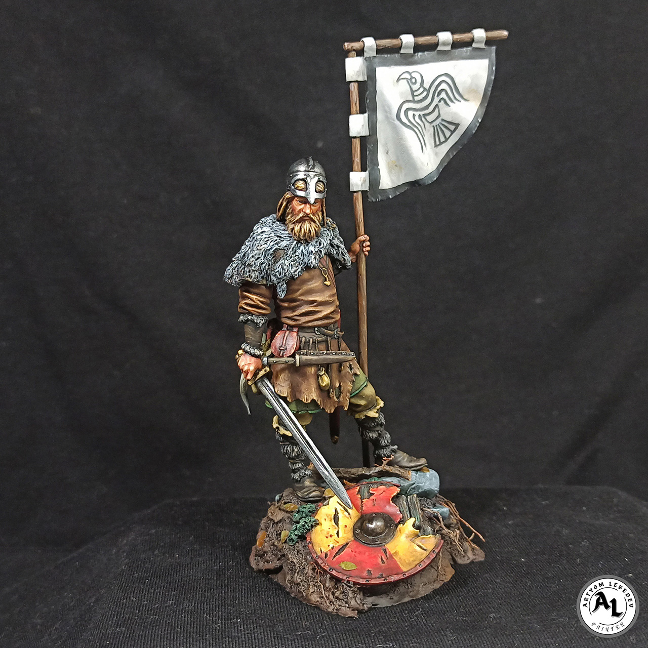Figures: Viking with a standard, photo #2