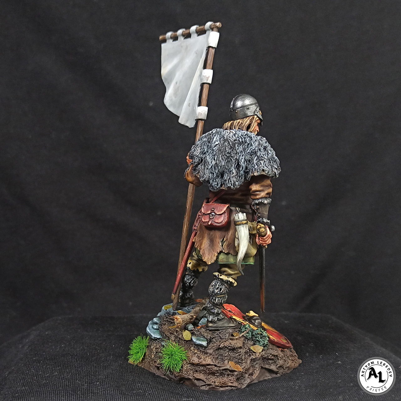 Figures: Viking with a standard, photo #5