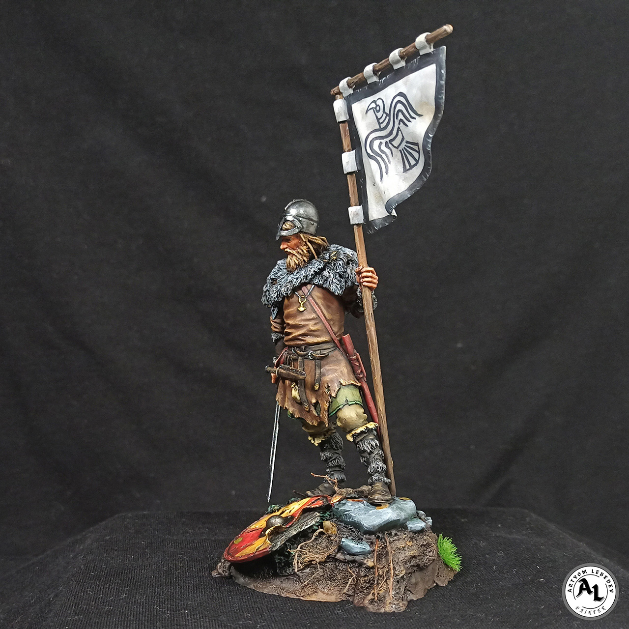Figures: Viking with a standard, photo #6