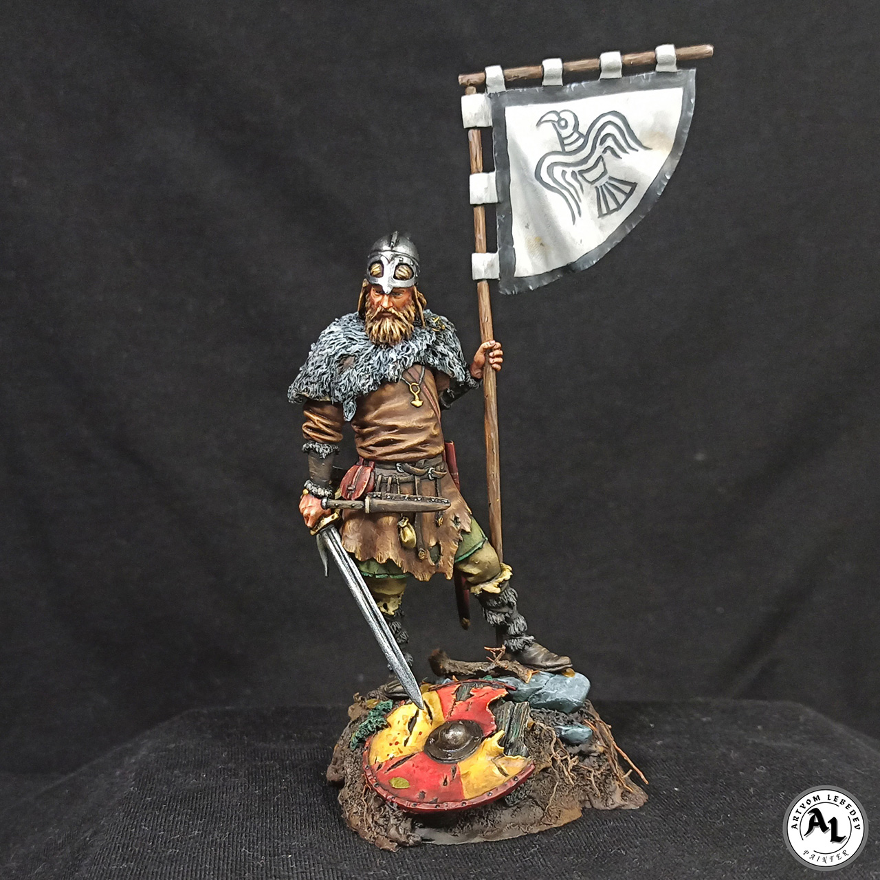 Figures: Viking with a standard, photo #7