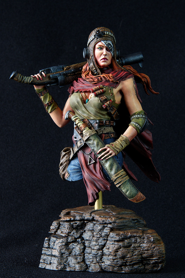 Figures: The Huntress