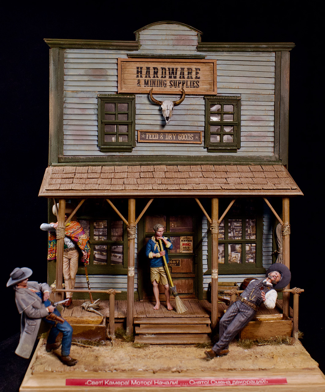 Dioramas and Vignettes: Lights, camera, action!, photo #2