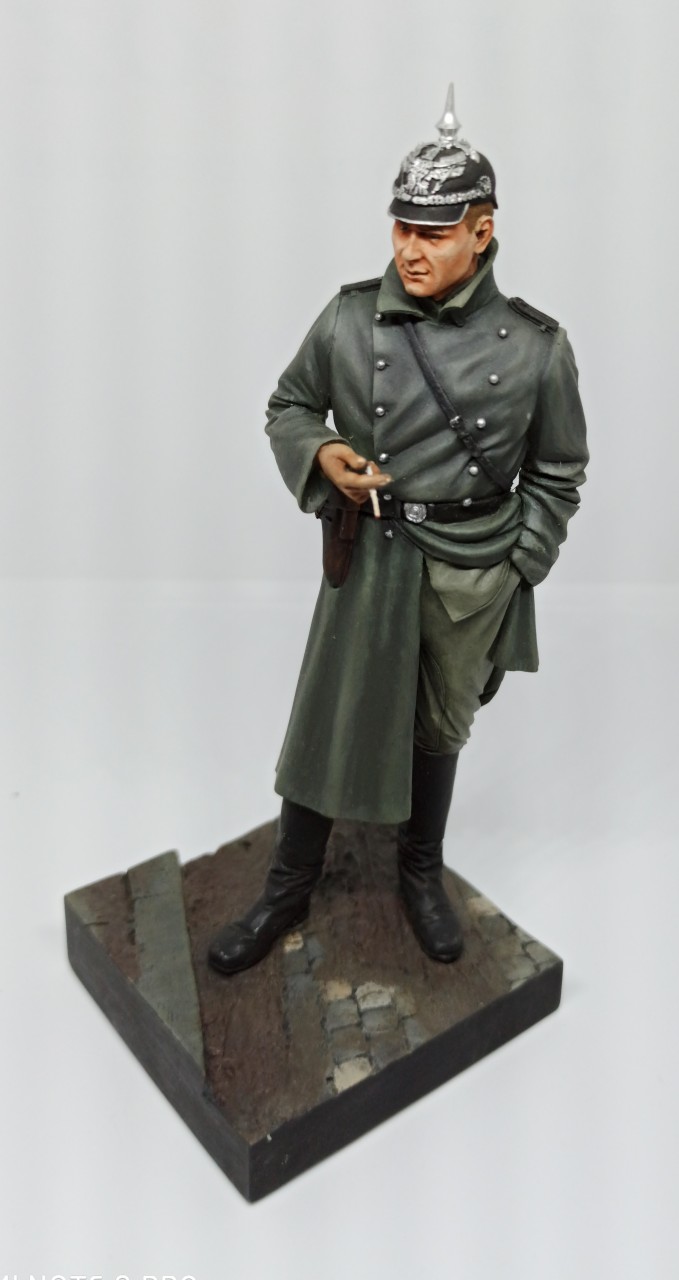 Figures: Officer, WWI, photo #1