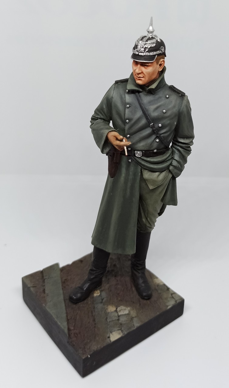 Figures: Officer, WWI, photo #2