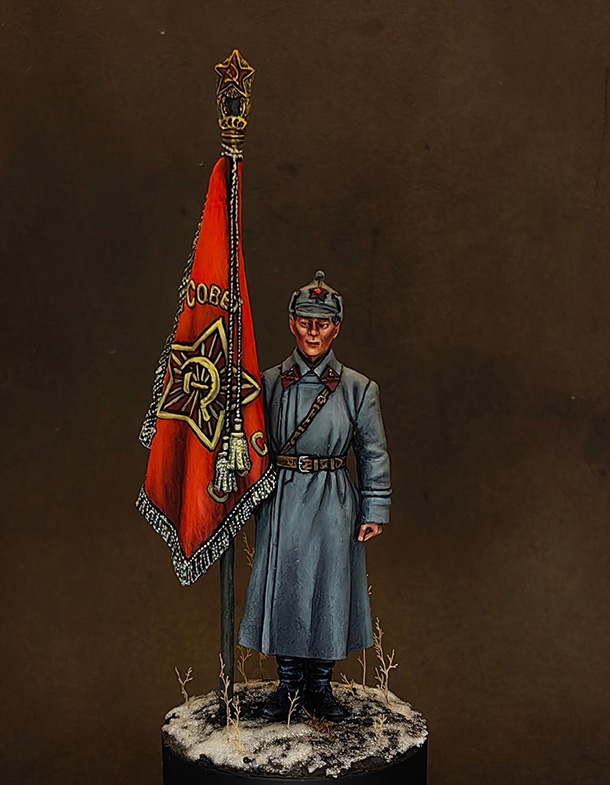 Figures: Red Army senior sergeant with the standard, 1941