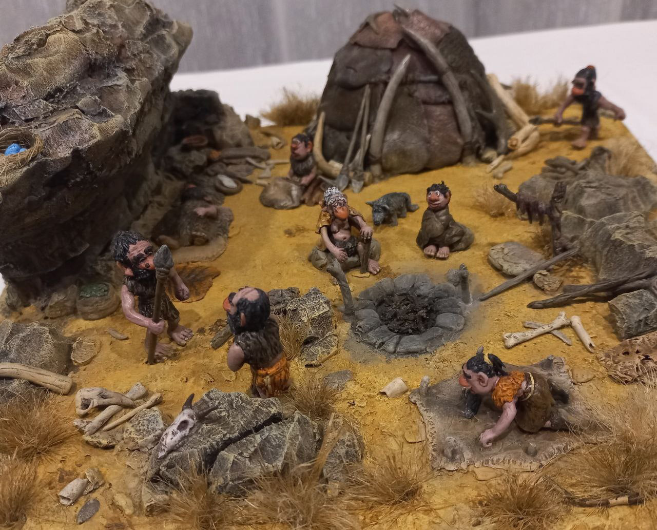 Dioramas and Vignettes: Camp of prehistoric people, photo #2