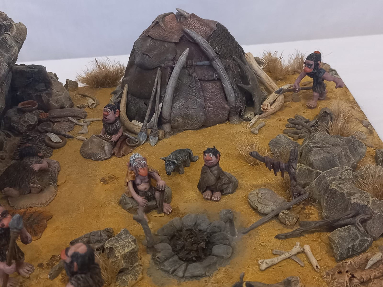Dioramas and Vignettes: Camp of prehistoric people, photo #3