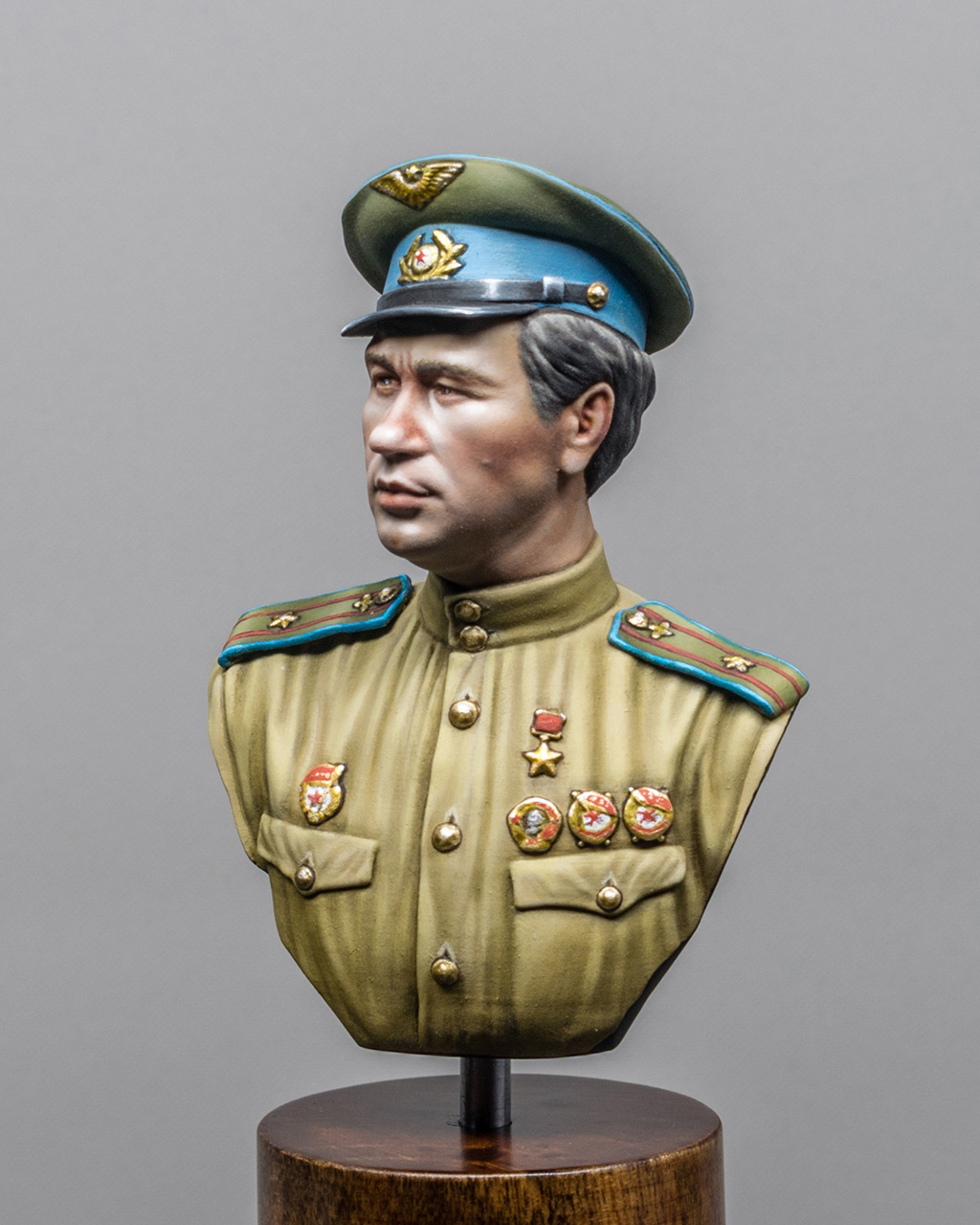 Figures: Maestro, photo #4