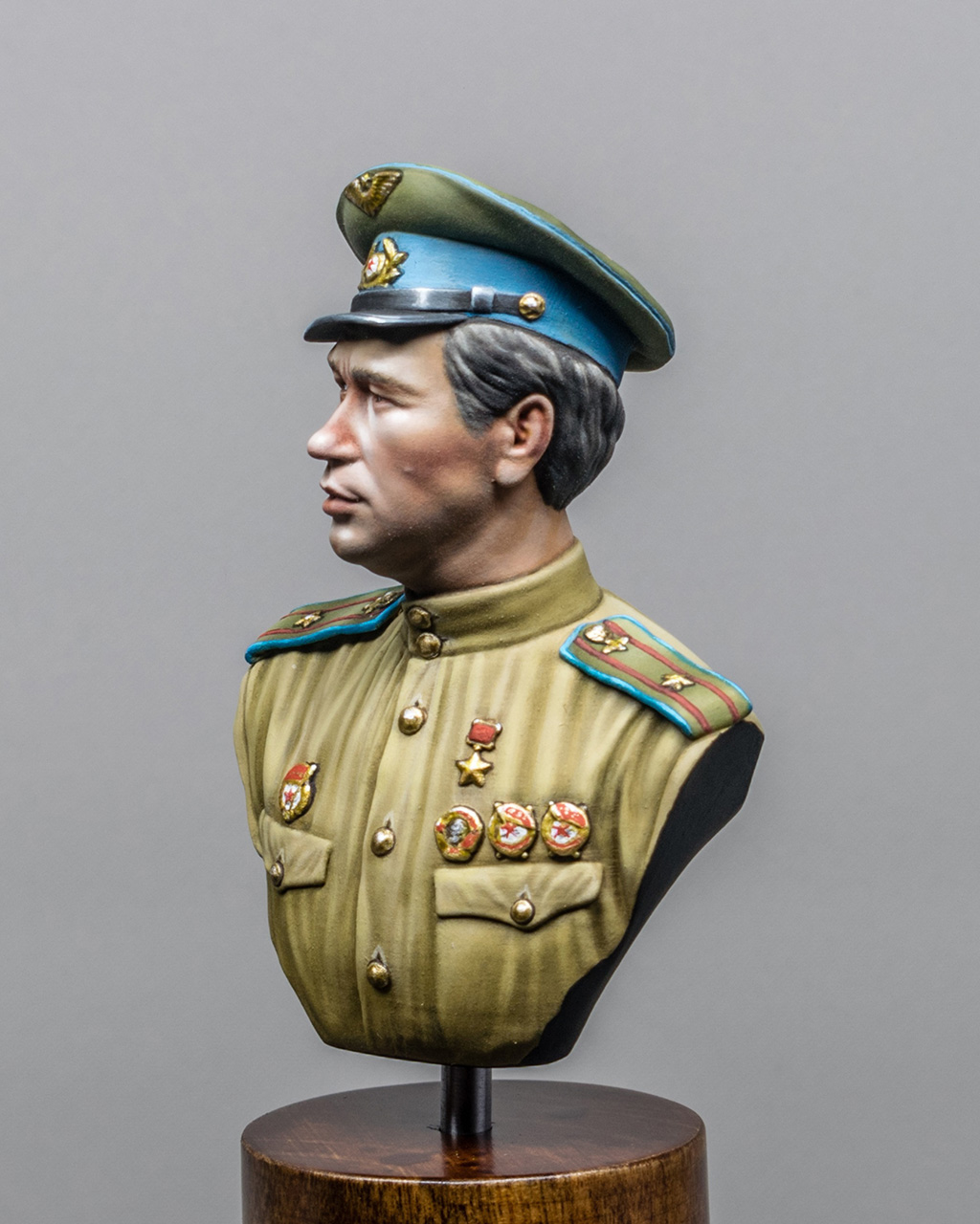 Figures: Maestro, photo #5