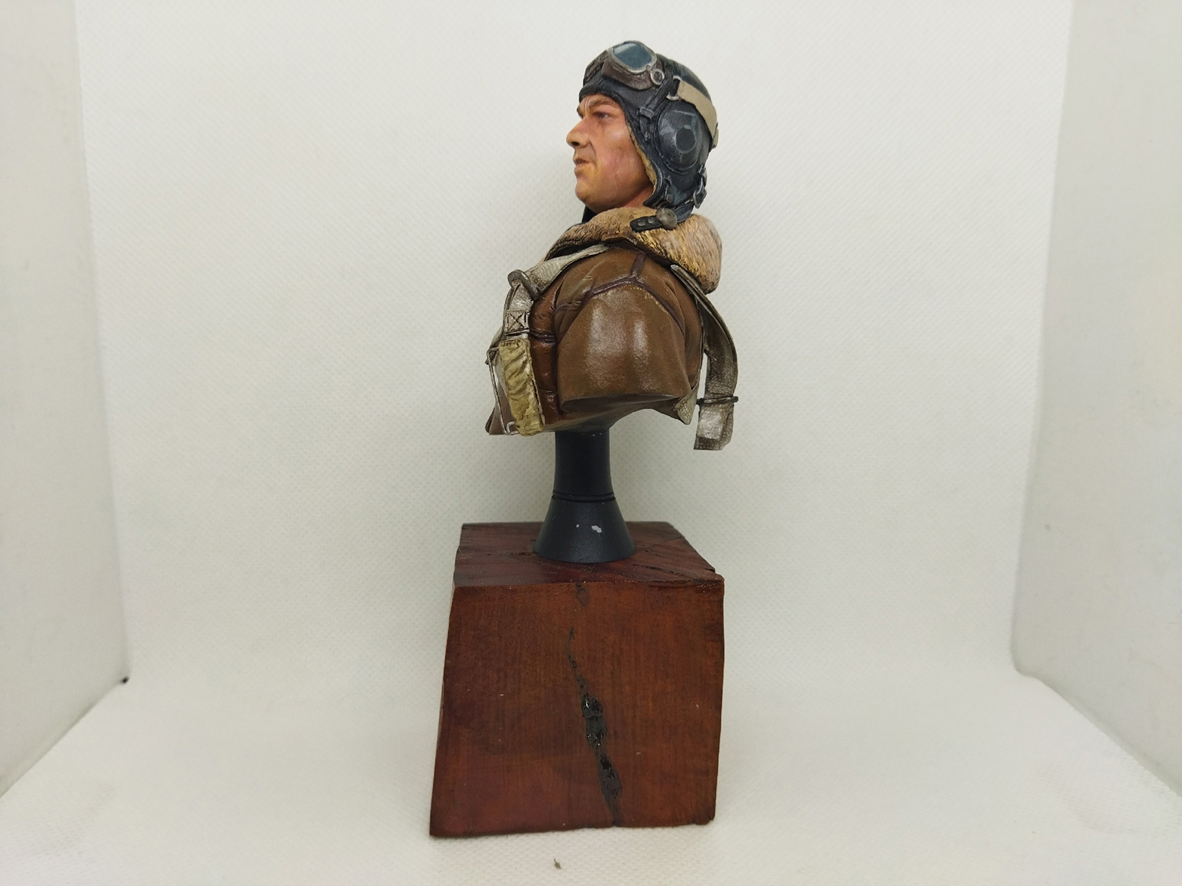 Figures: Soviet fighter ace, 1943-45, photo #6
