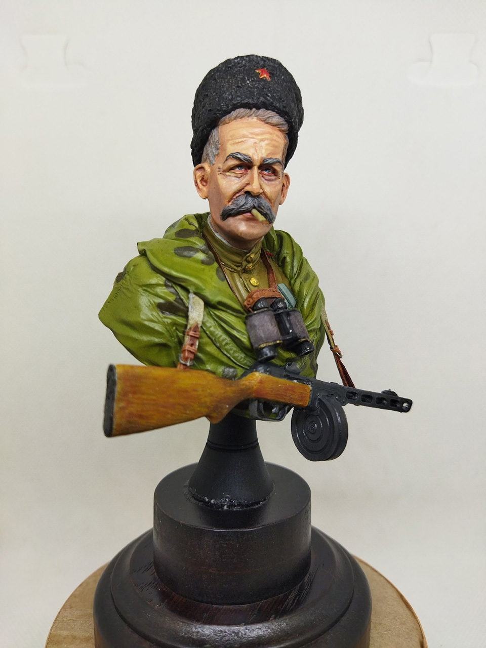 Figures: Soviet scout, 1943-45, photo #1