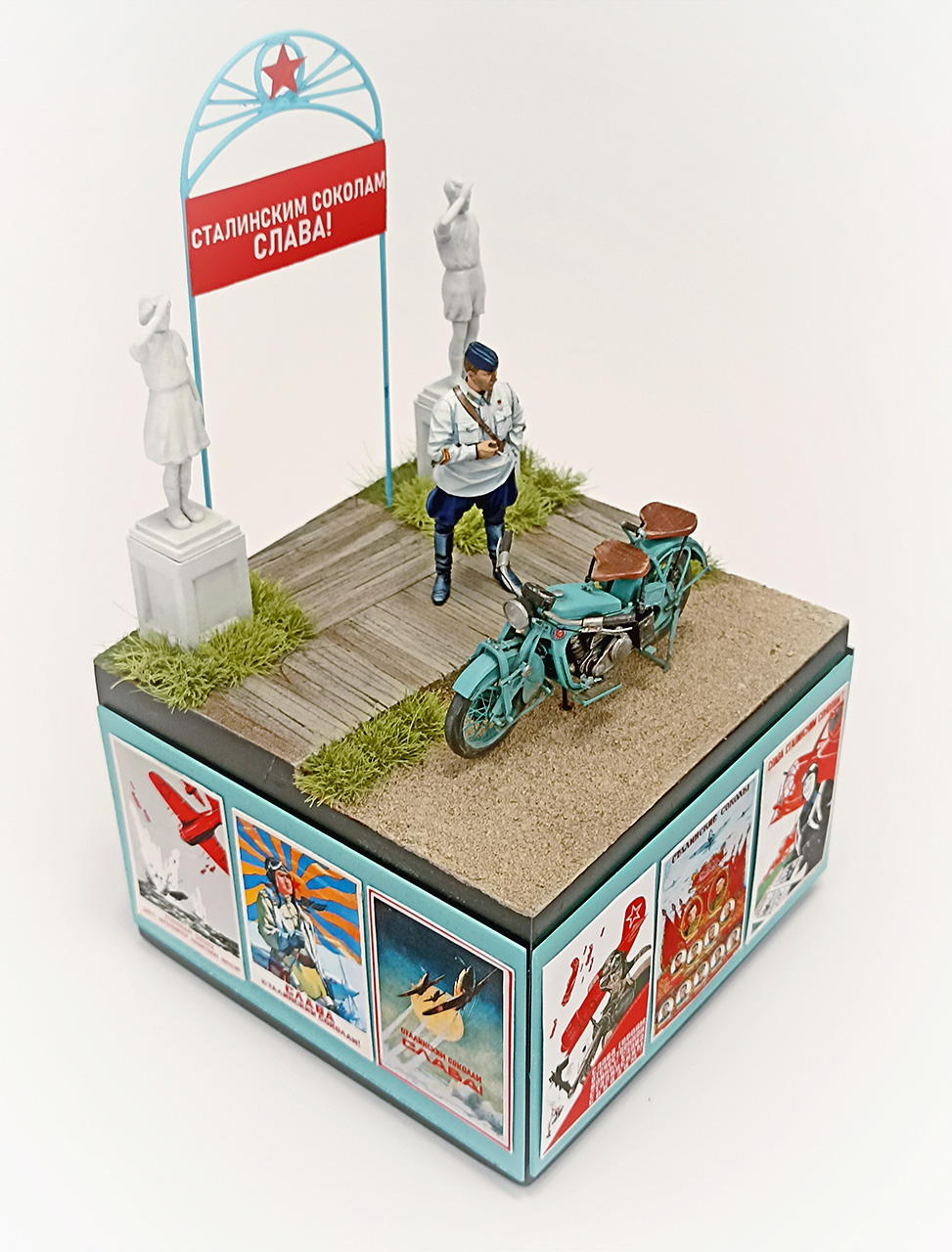 Dioramas and Vignettes: Soviet pilot and his PMZ-A-750, photo #6