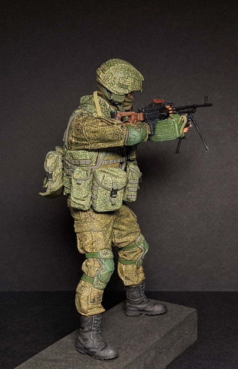 Figures: Modern Russian army machine gunner, photo #4