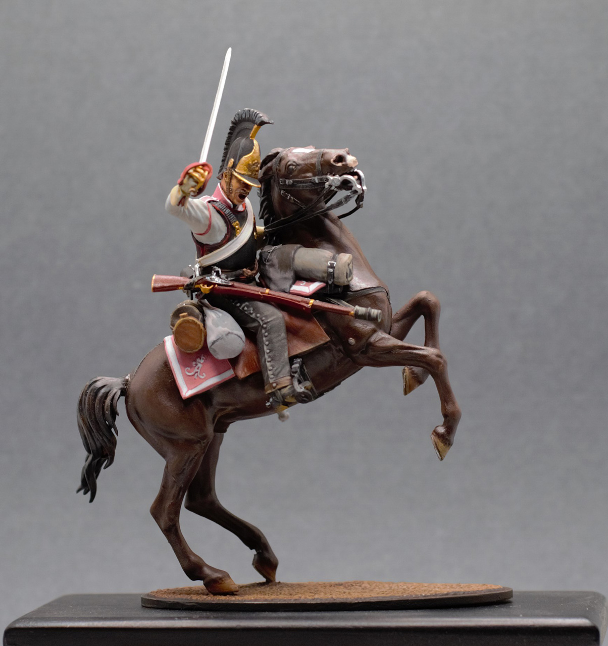 Figures: Private of Novgorodsky cuirassiers in charge, photo #1