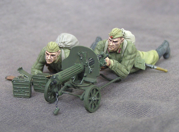 Figures: Soviet machine gunners