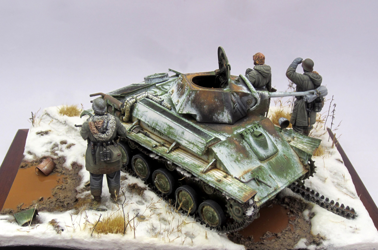 Dioramas and Vignettes: Waiting for the big trouble, photo #2