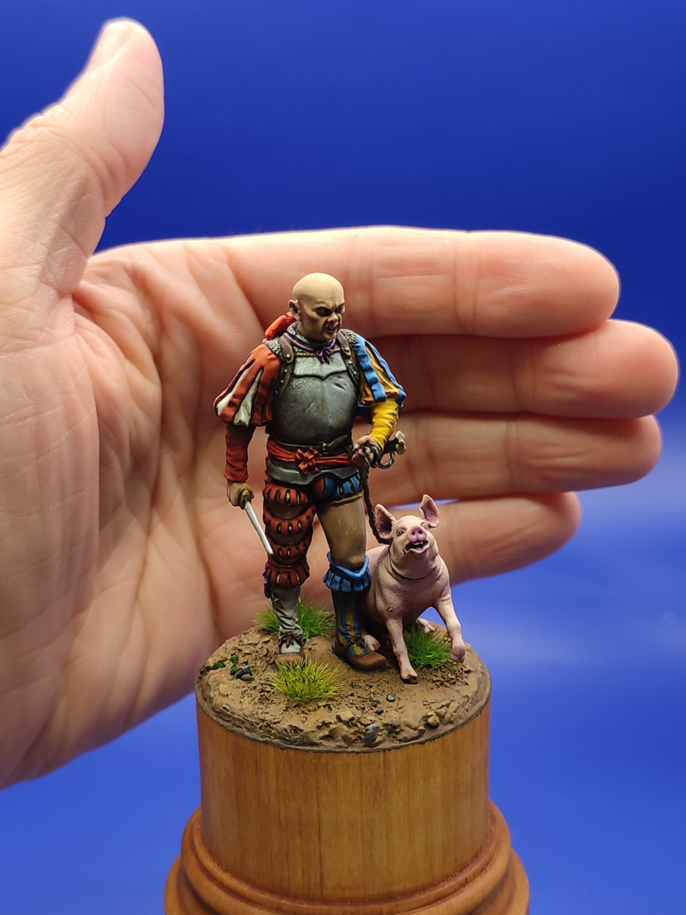 Figures: Landsknecht with a pig, 16th century, photo #10