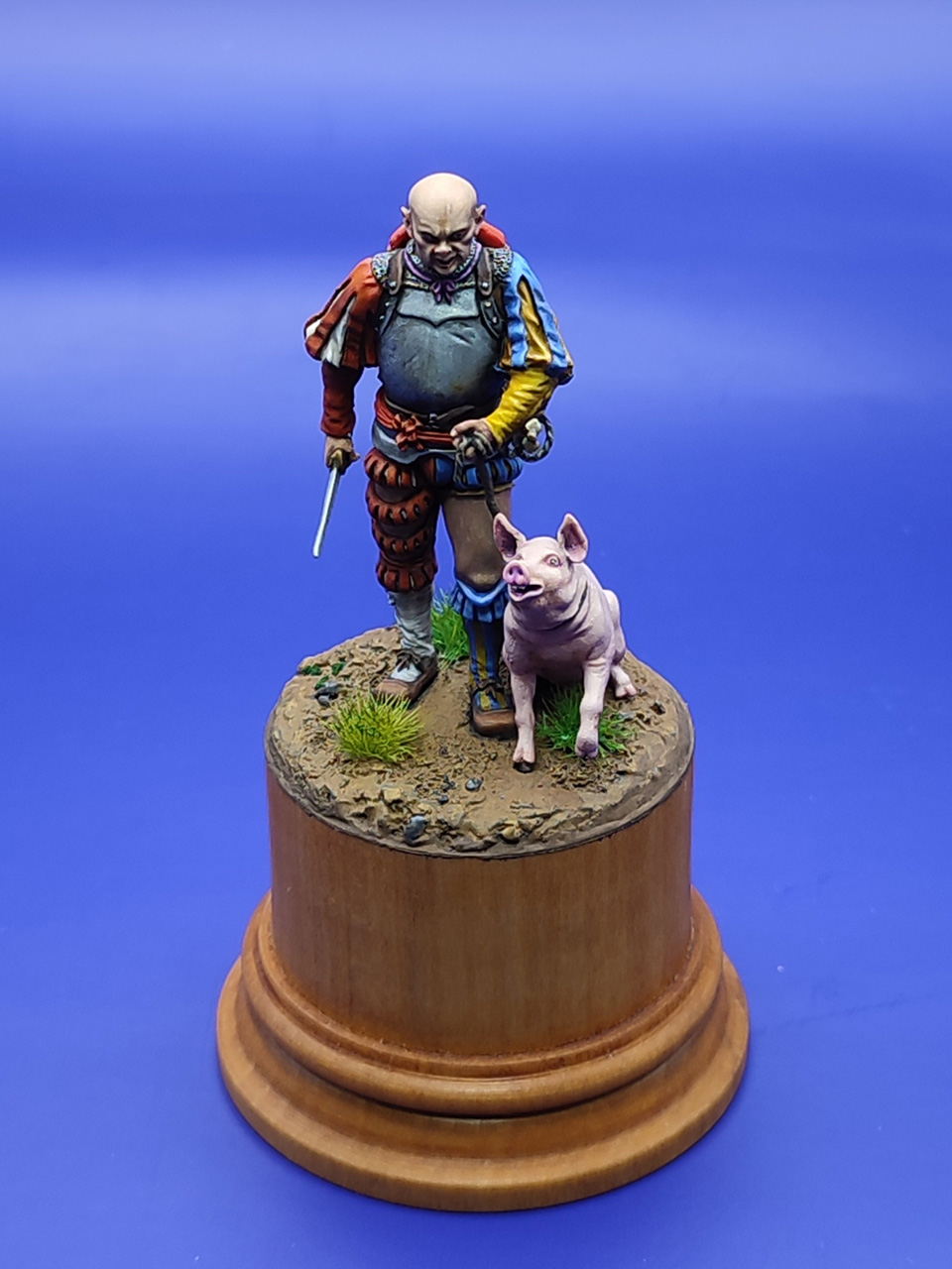 Figures: Landsknecht with a pig, 16th century, photo #9