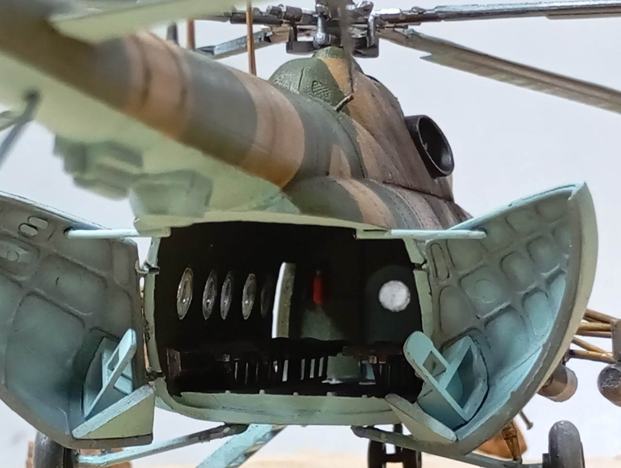 Dioramas and Vignettes: Mi-8T, photo #7