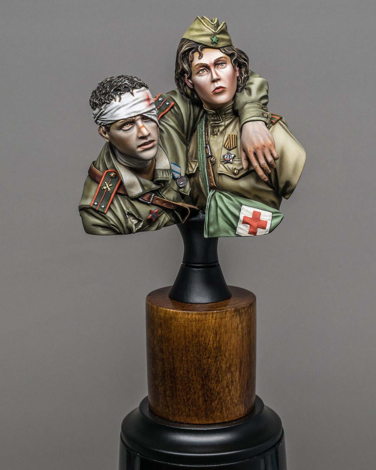 Figures: Sister in arms, photo #4