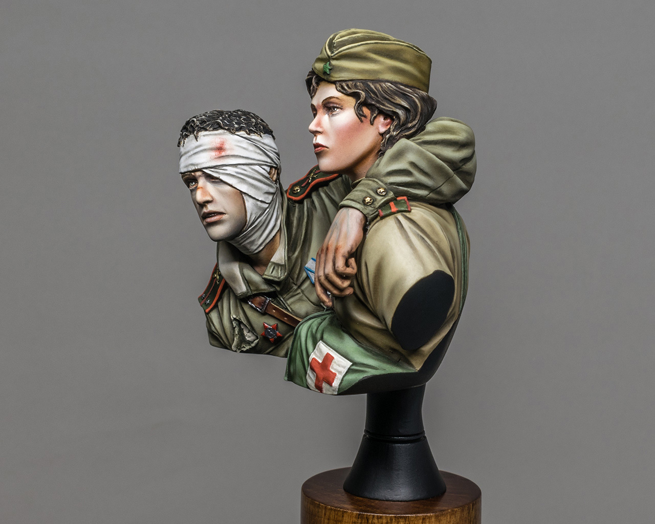 Figures: Sister in arms, photo #5