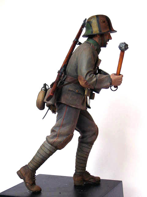 Figures: German stormtrooper, 1917-18, photo #4