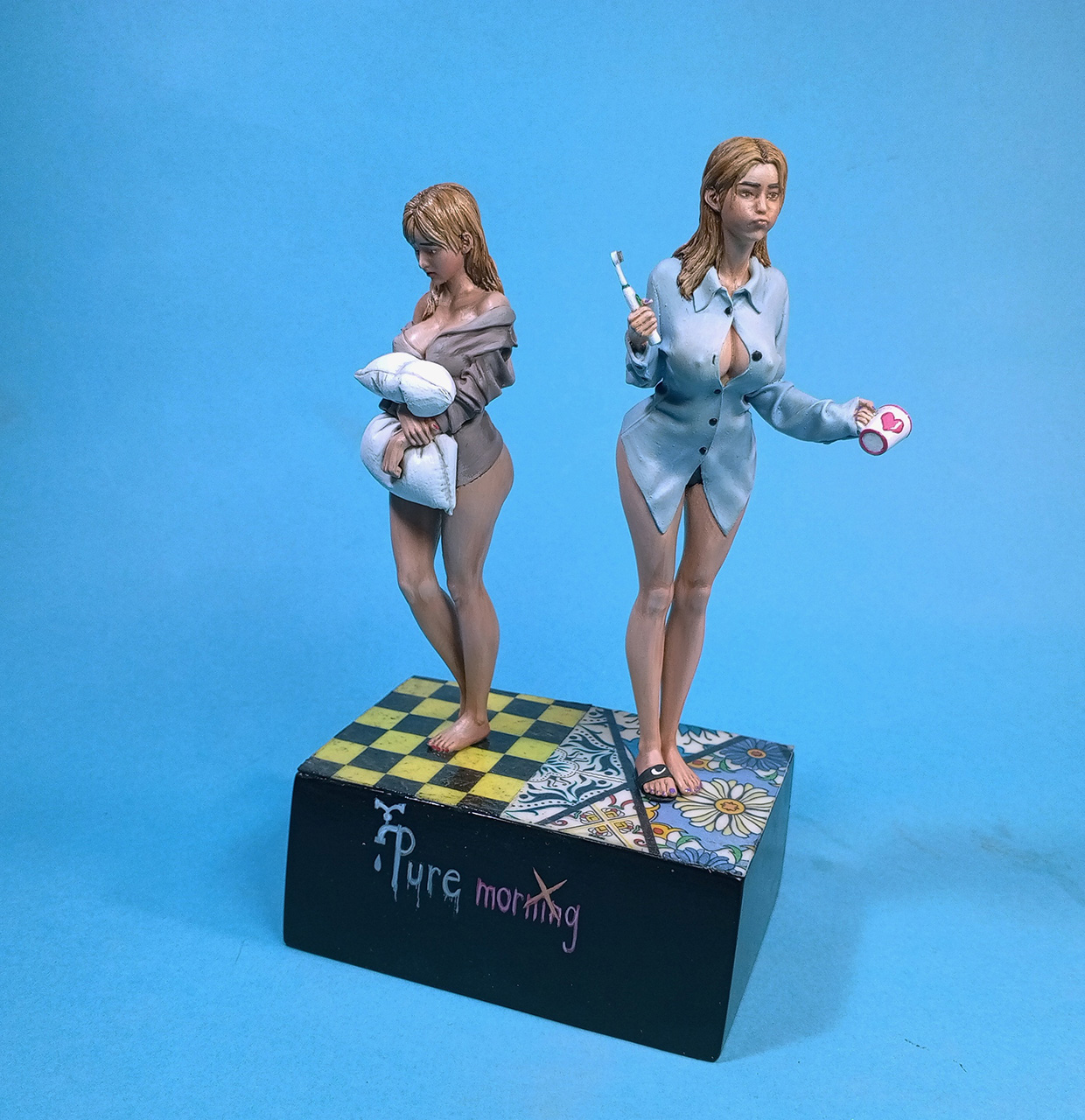 Figures: Pure Morning, photo #1